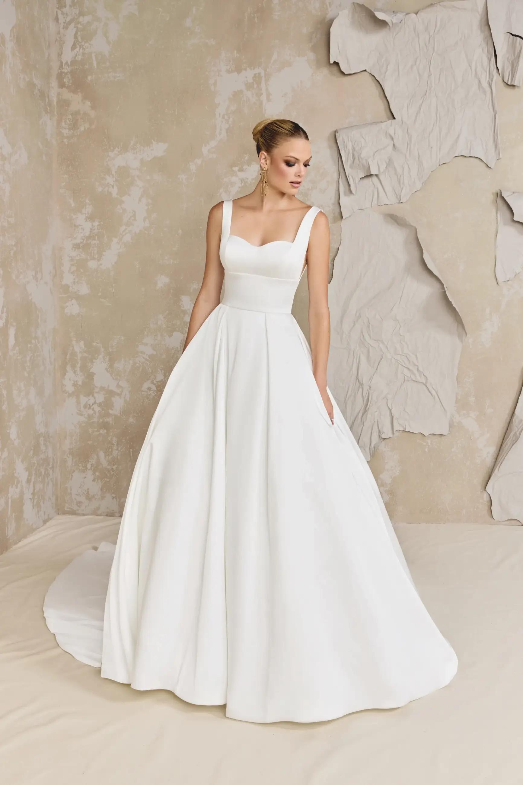 Timeless Elegance: Why Justin Alexander Gowns Are a Classic Choice Image