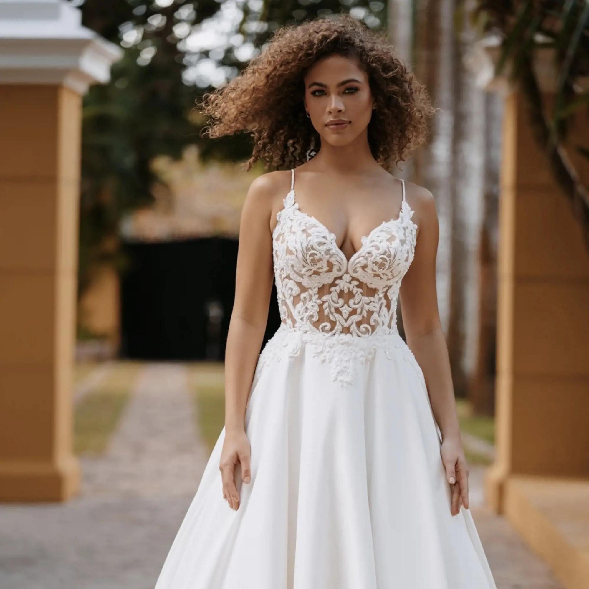 Grace inverted triangle body shape bridal gown suggestions.  #weddingdaystyle #weddinggowns #weddings #styleguide #bodyshapeguide